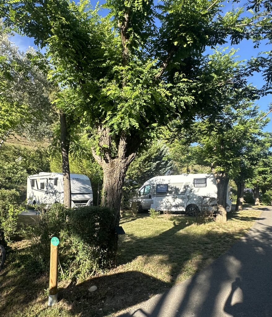 emplacement verdure riez camping